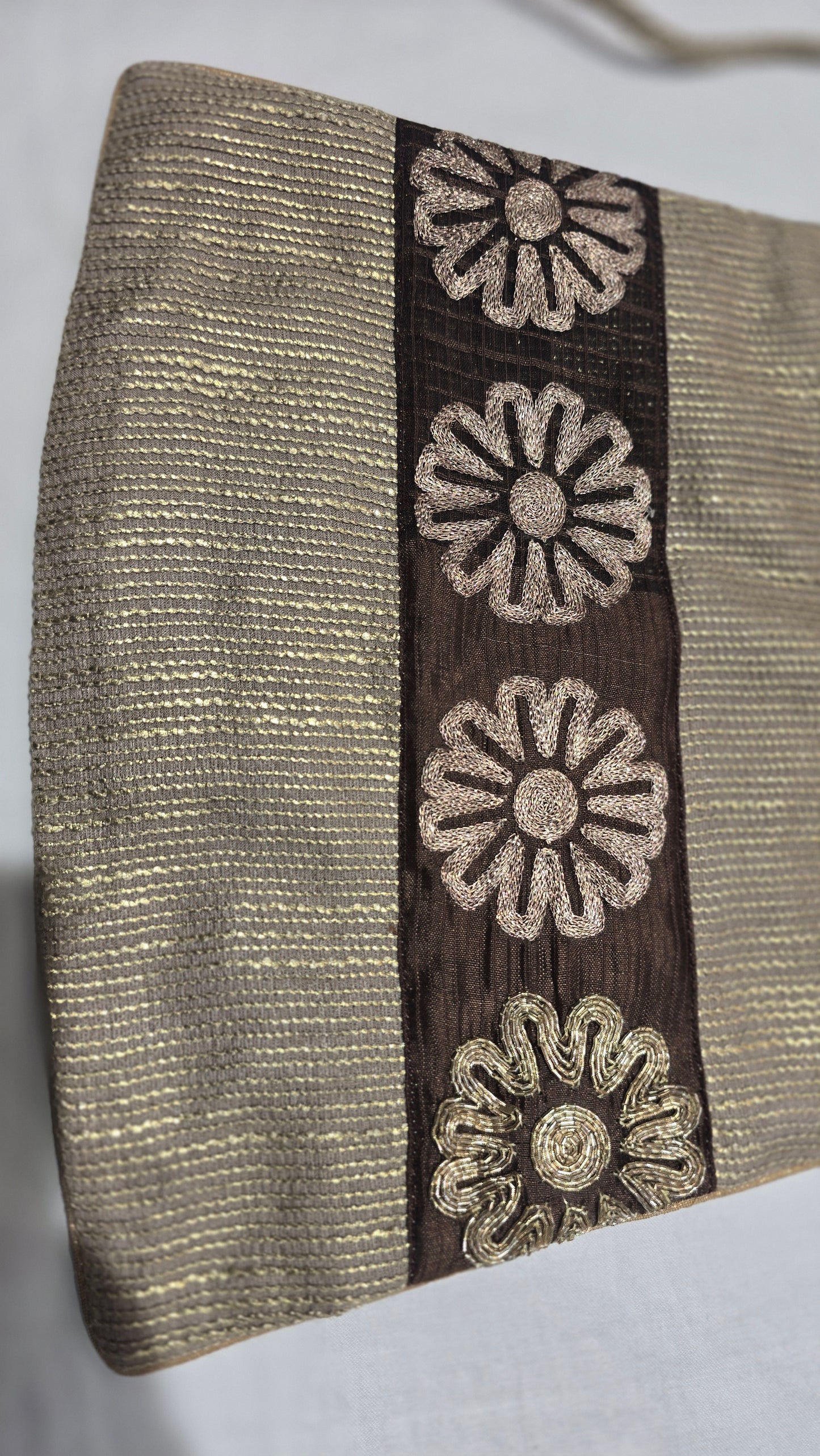 Textile with floral patterns on a plain background